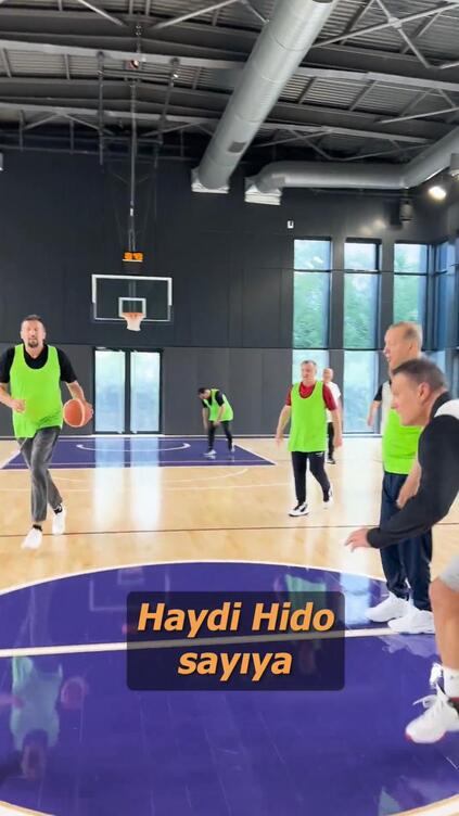 Varank'tan, Cumhurbaşkanı Erdoğan'la basketbol maçı paylaşımı