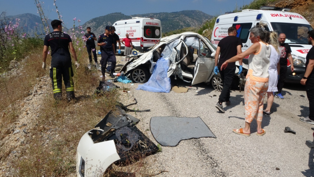 Antalya'da takla atan araçta can veren çiftin kızları da hayatını kaybetti: Ölü sayısı 3'e yükseldi