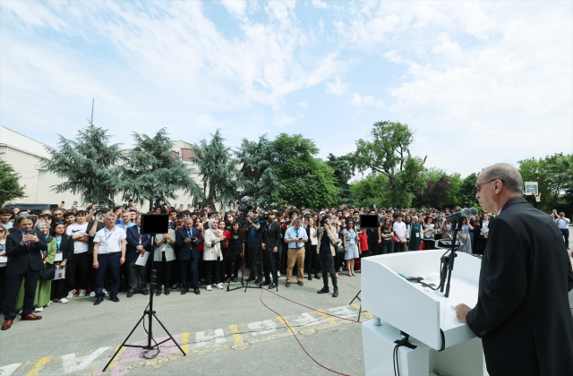 Cumhurbaşkanı Erdoğan: Öğretmen atamalarını sürdüreceğiz