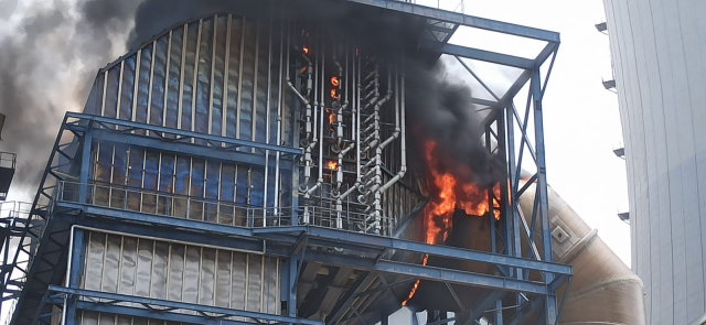 Afşin-Elbistan B Termik Santrali'nde yangın! Ekipler müdahale ediyor