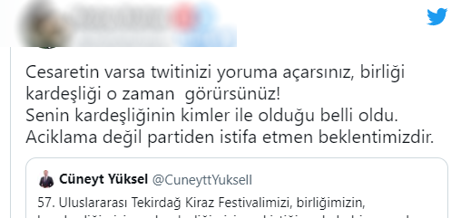 Melek Mosso'ya sahnede sarılıp şarkı söyleyen AK Partili Belediye Başkanı Cüneyt Yüksel'e kendi cenahından büyük tepki var