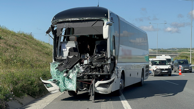 THY işçi servisi ile kamyon çarpıştı: 20'den fazla yaralı