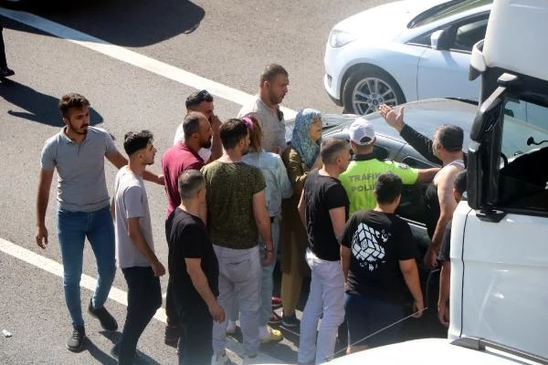 Bayram tatili başladı, yollarda yine aynı manzara var! Ankara yönü yoğun, İstanbul yönü bomboş