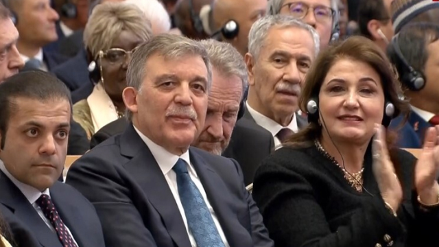 Abdullah Gül, Cumhurbaşkanı Erdoğan'ı özel gününde yalnız bırakmadı