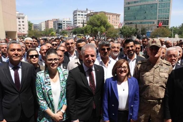 İstanbul Valiliği'ne atanan Davut Gül, Gaziantep'ten ayrıldı