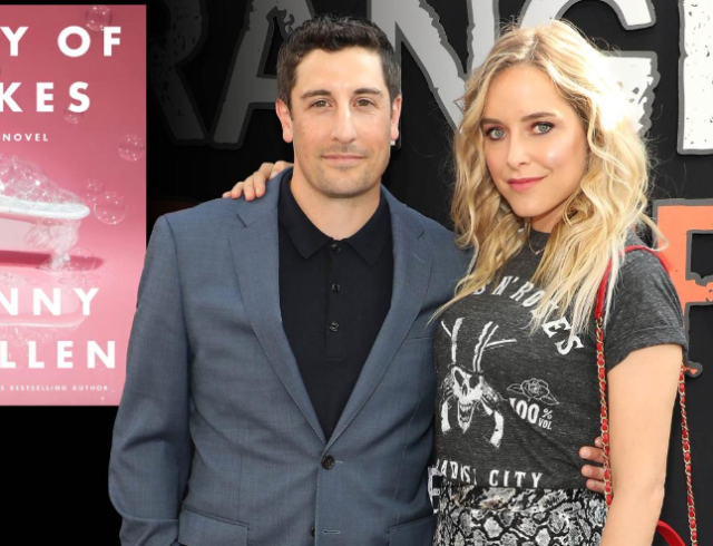 Amerikalı oyuncu Jenny Mollen çırılçıplak otostop çekti