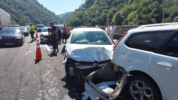 Bolu'da zincirleme kaza! 18 araç birbirine girdi, ortalık savaş alanına döndü