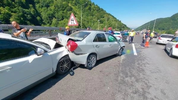 Bolu'da zincirleme kaza! 18 araç birbirine girdi, ortalık savaş alanına döndü