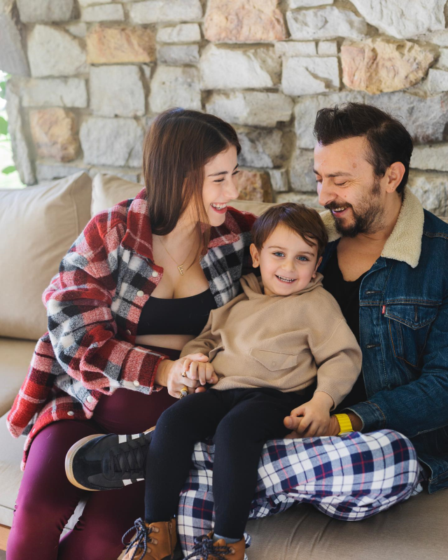 Hazal Kaya, kendisine hakaret ve küfür eden şahıs hakkında uzaklaştırma kararı aldırdı