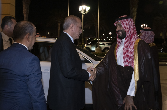 Türkiye-Suudi Arabistan arasında anlaşmalar imzalandı! Veliaht Prens, Erdoğan'ı hediye edilen Togg'la otele bıraktı