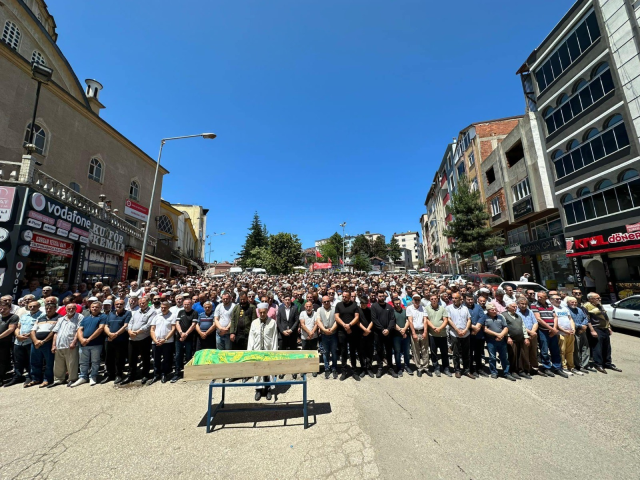 Ecel, namaza giderken buldu! Sürücüsüz aracın çarptığı yaşlı adam oracıkta can verdi