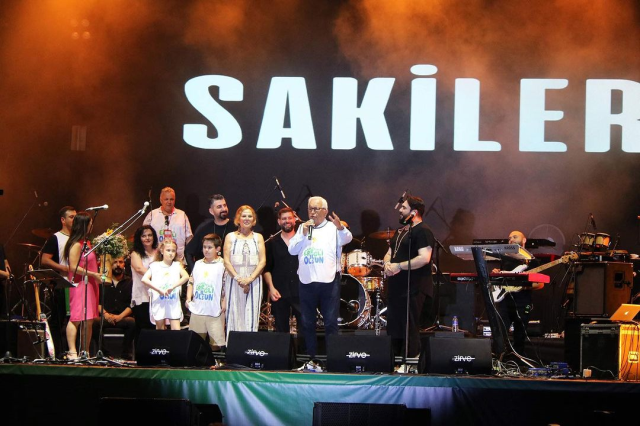 Ereğli'de Şevval Sam rüzgarı! Belediye Başkanı Posbıyık, şarkıcı için festivali uzattı