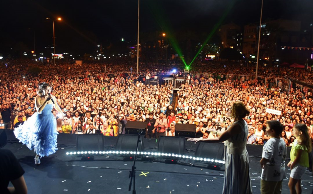 Ereğli'de Şevval Sam rüzgarı! Belediye Başkanı Posbıyık, şarkıcı için festivali uzattı