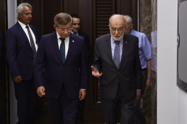 Yerel seçim için startı verdiler! Davutoğlu-Karamollaoğlu zirvesinden tam mutabakat çıktı