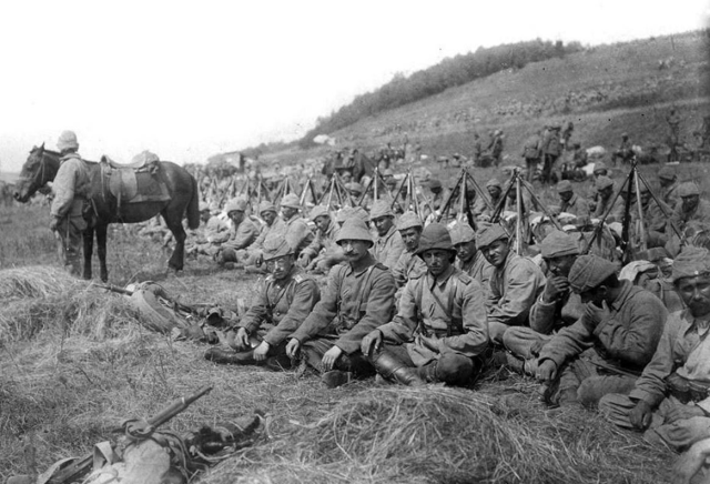 Yıllardır yanlış biliyormuşuz! O meşhur fotoğrafın Çanakkale cephesiyle bir ilgisi yokmuş