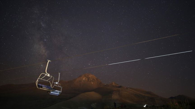 Bu hafta sonu dünyaya 80 meteor düşecek! Perseid Meteor Yağmuru'nu Türkiye'den de izleyebileceksiniz