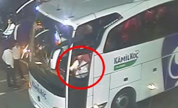 12 kişinin hayatını kaybettiği kazada otobüs şoförünün oğlu konuştu: Babam, BionTech aşısı nedeniyle kalp krizi geçirmiş olabilir