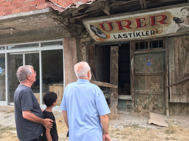 68 yıllık tabeladaki detay tüm köyü büyüledi: Çocukken bize sihir gibi gelirdi