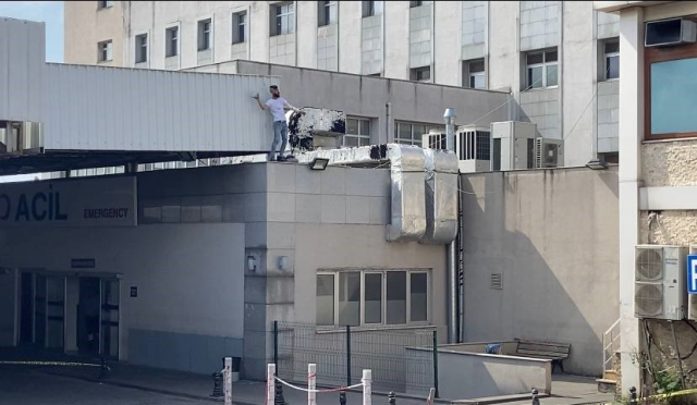 Pendik'te otomobil anahtarı kaybolan şahıs hastanenin çatısına çıkarak intihara kalkıştı