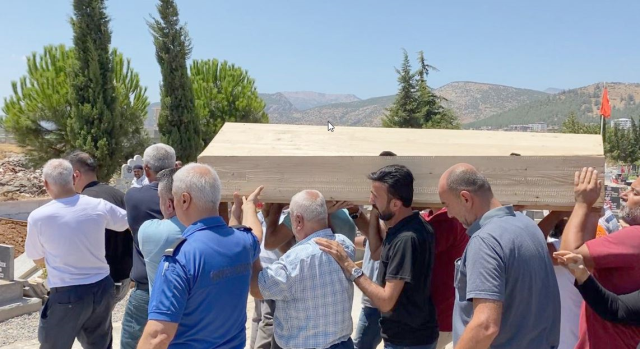 Deprem sonrası ulaşılamayan Yunus Emre'nin Adana'da defnedildiği ortaya çıktı