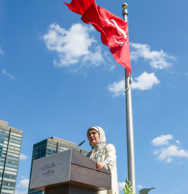 Emine Erdoğan, yüzyıllardır hayırseverliği ile nam salan Türk devlet yapısının vicdani boyutuna dikkat çekti