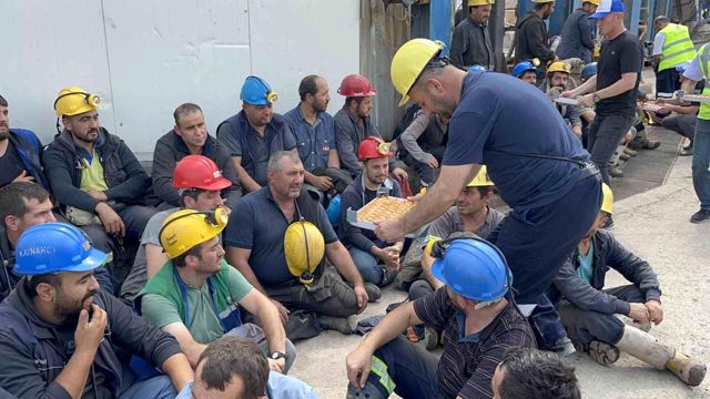 Yerin yüzlerce metre altındaki maden işçilerinin açlık grevi sona erdi