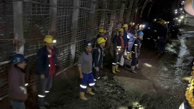 Yerin yüzlerce metre altındaki maden işçilerinin açlık grevi sona erdi