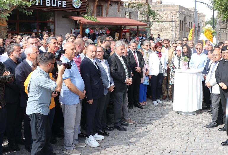 Bakan Özhaseki: Kimler kötülük etmedi ki, hepsine hakkımız helal olsun