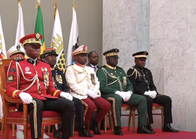 Gabon'daki darbenin arkasındaki kritik isim General Brice Oligui Nguema geçici devlet başkanı oldu