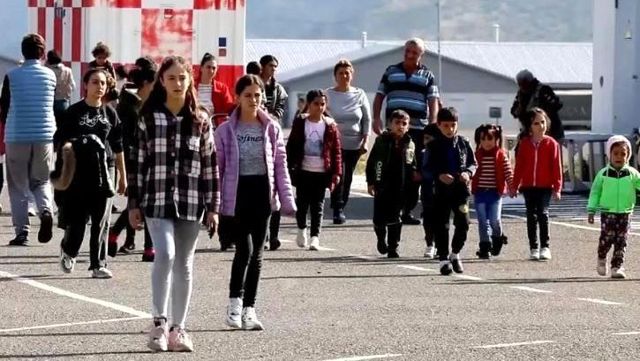 Paşinyan: Karabağ'daki Ermenileri ağırlamaya hazırız