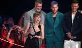 Taylor Swift, MTV Video Müzik Ödülleri'nde 9 ödül kazandı