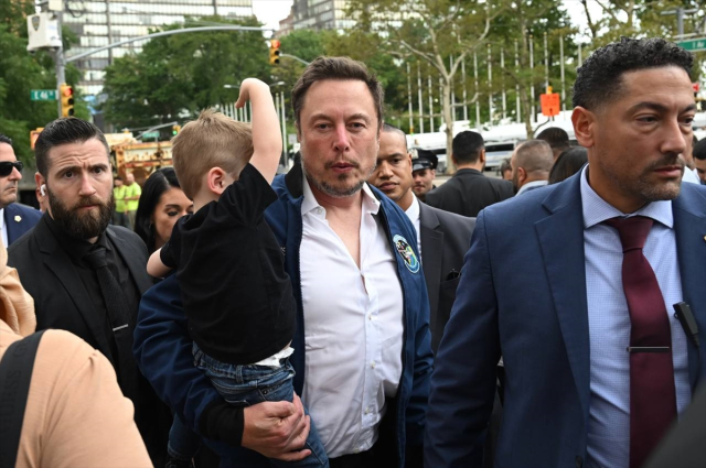 New York'ta ilginç anlar! Elon Musk, Erdoğan'ın yanına kucağında çocuğuyla geldi