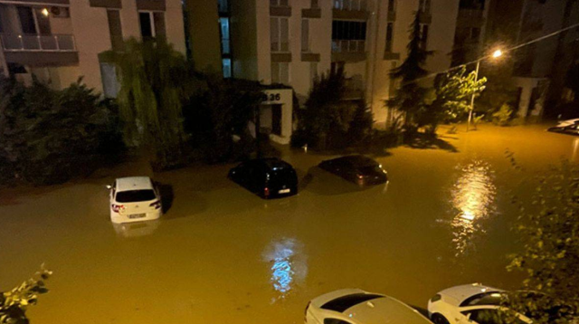 İstanbul'a sel getiren sağanak yağış devam edecek mi? Meteorolojik kaynaklardan merak edilen soruya yanıt