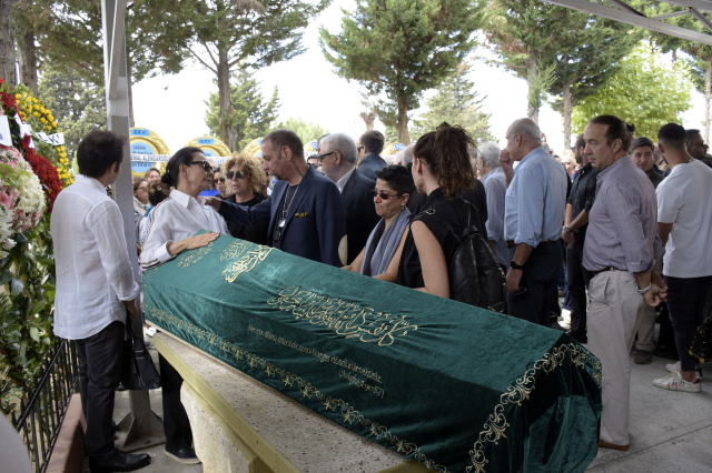 Evinde ölü bulunan Büyükhanlı Holding'in varisi Cem Büyükhanlı, son yolculuğuna uğurlandı