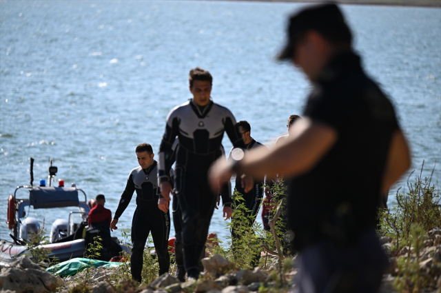 İzmir'de baraj gölüne düşen helikopterdeki 3 personelin cenazelerine ulaşıldı