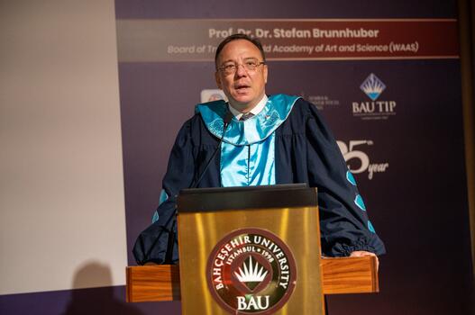 Alman bilim insanı Brunnhuber: Yeni bir parasal sisteme ihtiyaç var