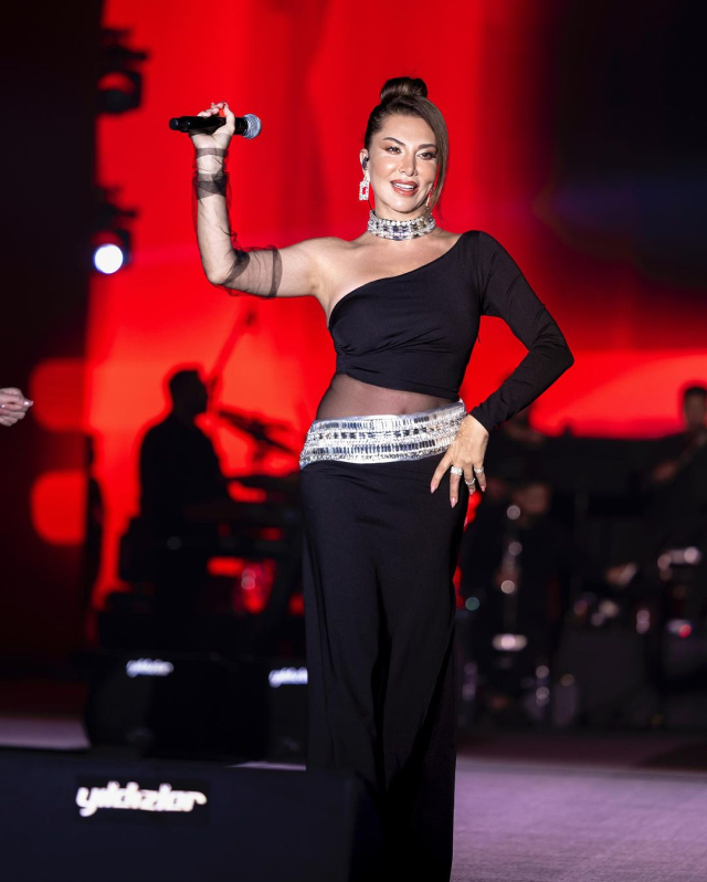 Ebru Yaşar, yeni şarkısı Kehribar ile müzik piyasasını altüst etti! Milyonlarca dinlenmeye ulaştı