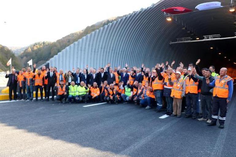 Bakan Uraloğlu, 90 metre uzatılan Bolu Dağı Tüneli'nin açılışını yaptı