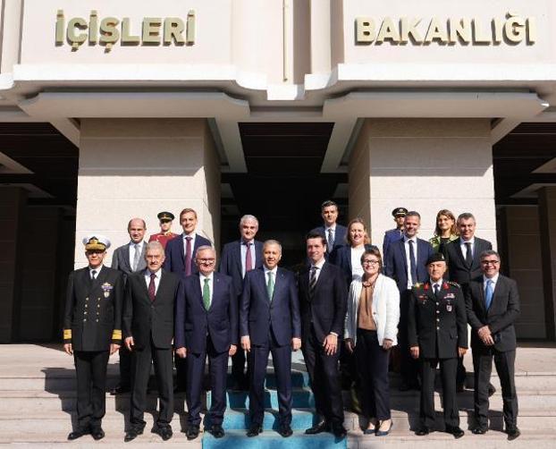 Bakan Yerlikaya, Danimarka Göç ve Entegrasyon Bakanı ile görüştü