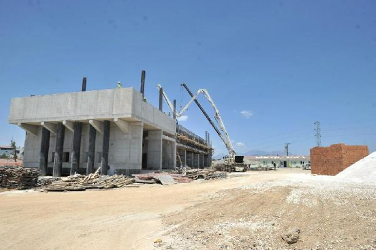 Bakan Ersoy: Özgür Özel emek hırsızlığı yerine, kendi belediyelerine kızmalıdır