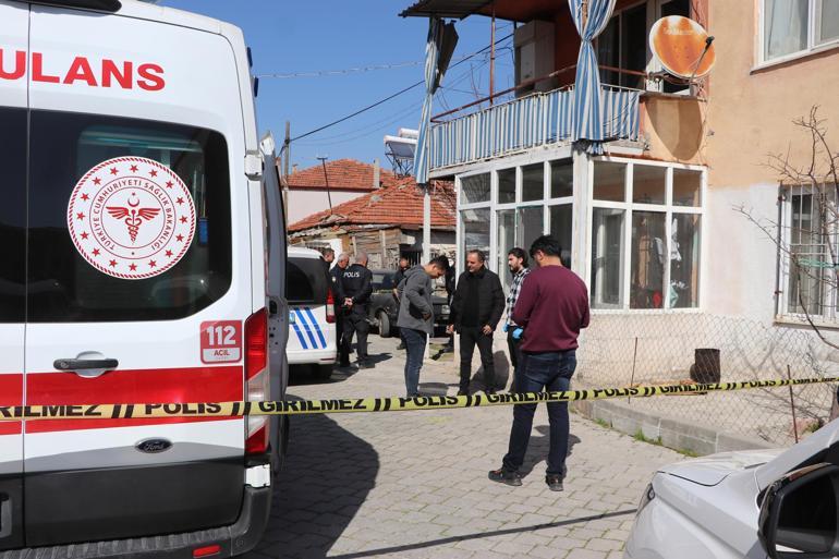 Tartıştığı eşini boğazından bıçaklayarak öldürdü