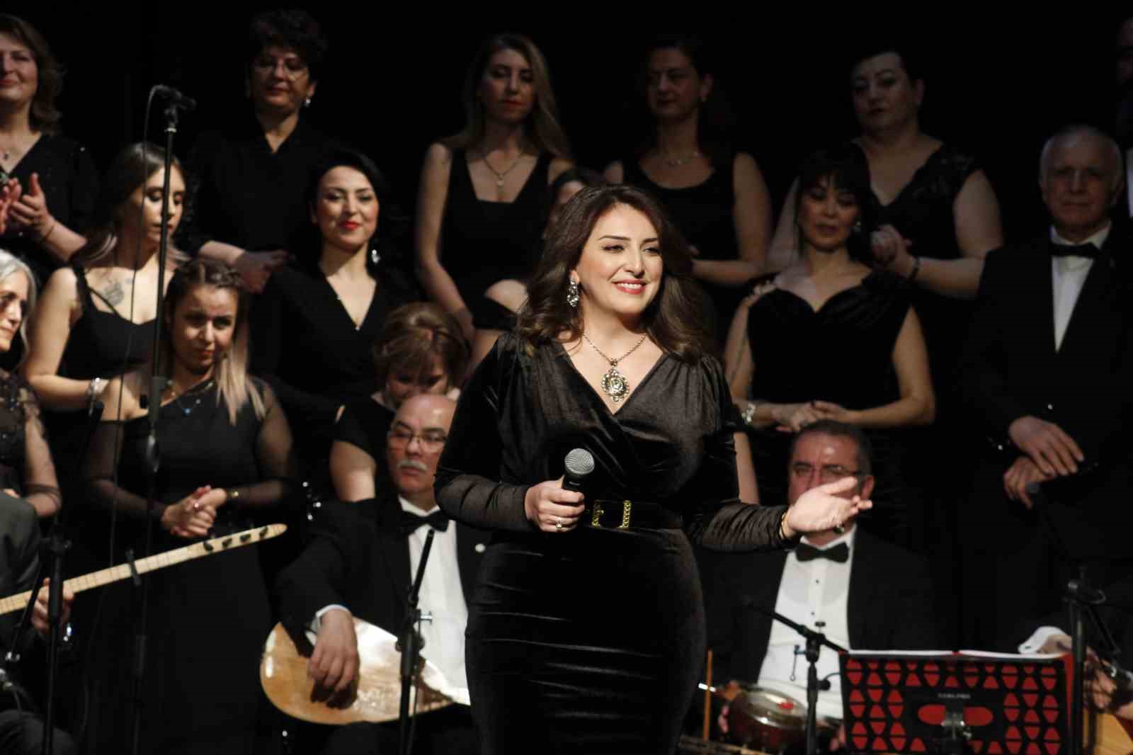 Odunpazarı Halk Eğitim Merkezi Türk Halk Müziği 50. Sanat Yılı Konseri yoğun ilgi gördü