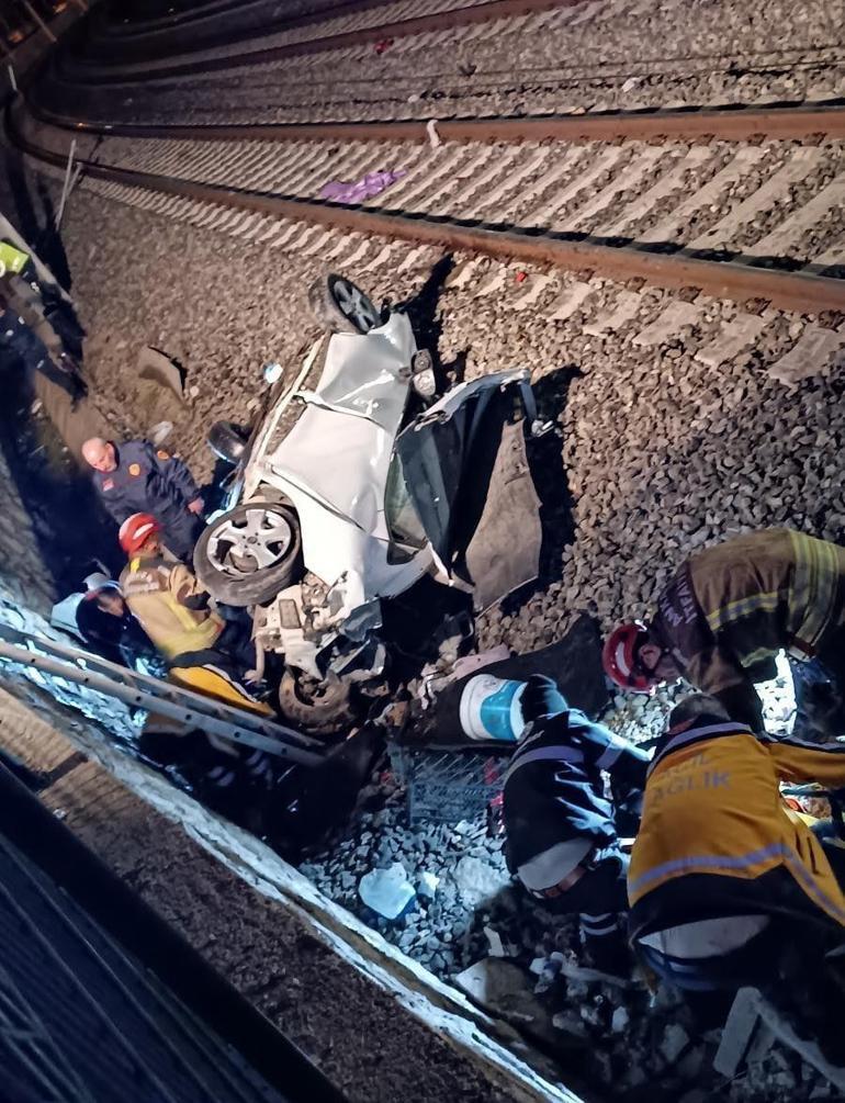 Ankara'da otomobil, köprüden demir yoluna düştü; 1 ölü, 2 ağır yaralı