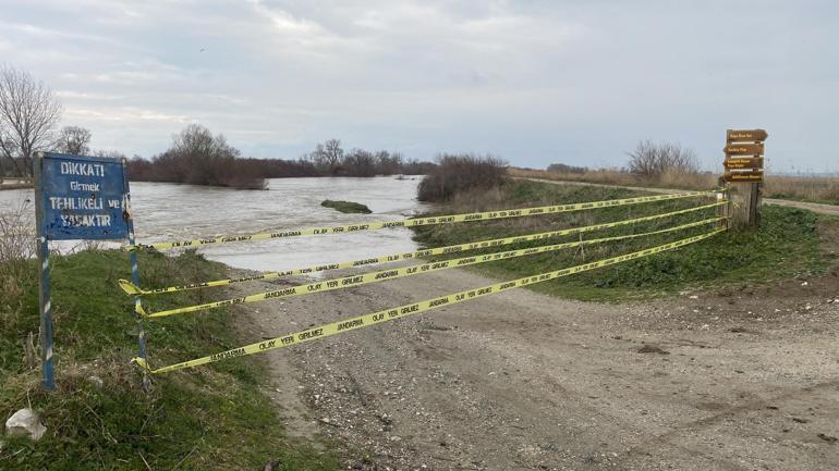 Çanakkale'de su altında kalan tarlalar, dron ile görüntülendi