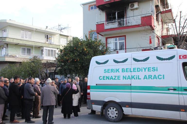 Evdeki yangında ölmüştü; eşini kurtarıp, kendisi mahsur kalmış