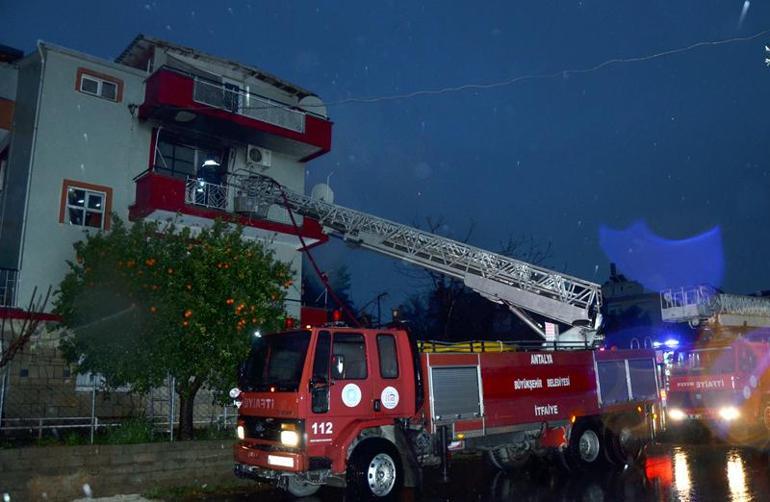 Evdeki yangında ölmüştü; eşini kurtarıp, kendisi mahsur kalmış