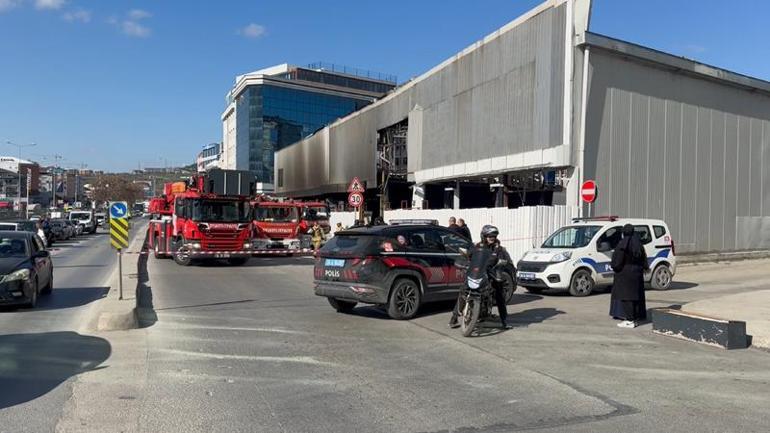 Pendik'te boş dükkanda çıkan yangın söndürüldü