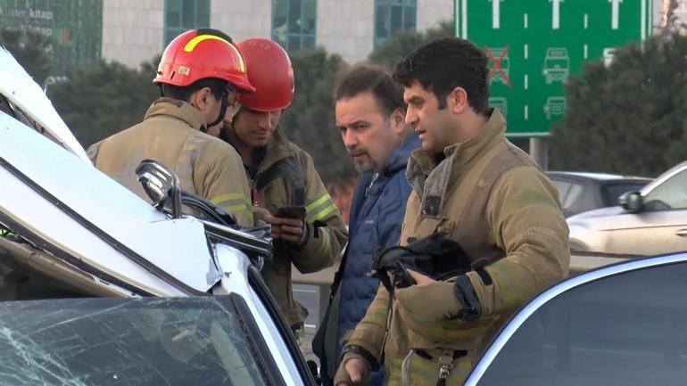 Bağcılar'da hurdaya dönen otomobilde parmağından yaralandı