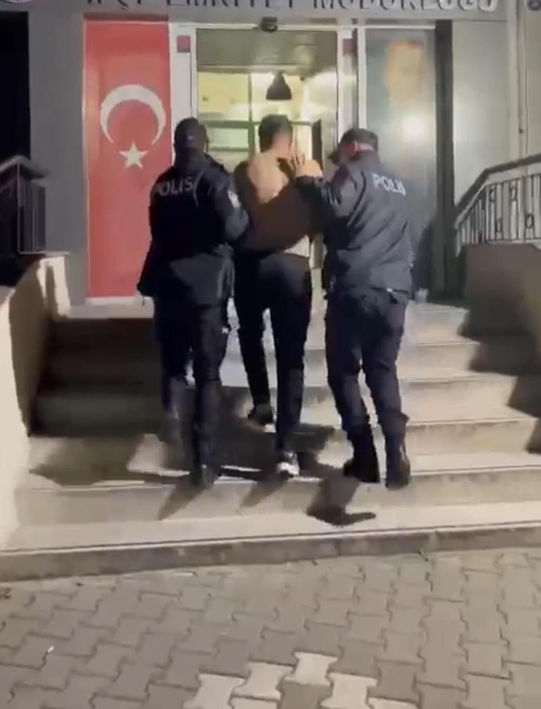 Eski eşine ve polise bıçaklı saldırdı; yakalanma anı kamerada