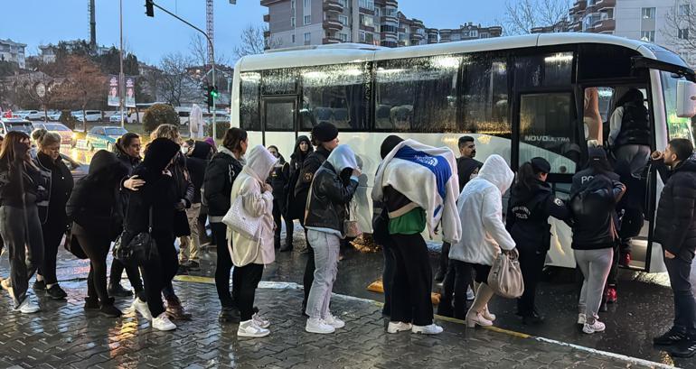 Masaj salonlarına fuhuş operasyonunda 37 gözaltı